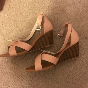 NEW Torrid 11w blush/light pink wedges